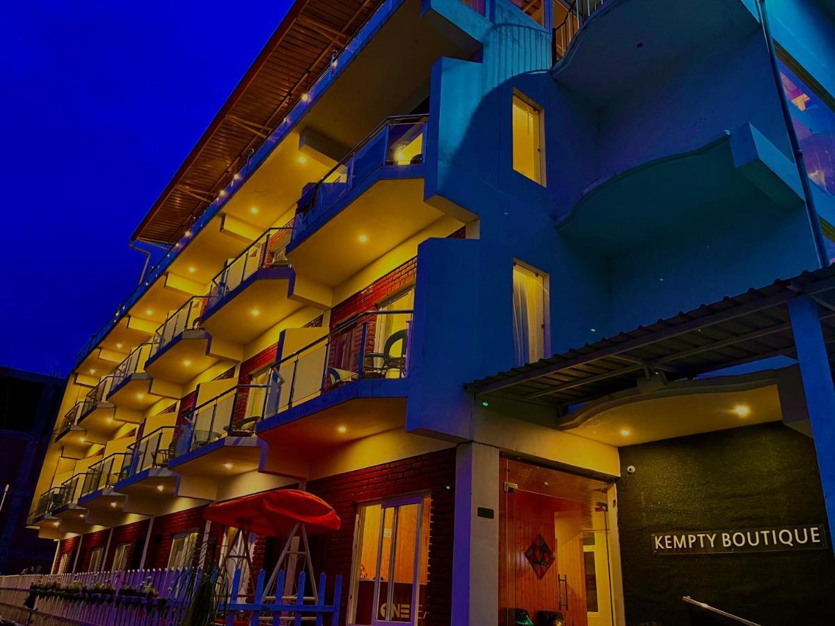 Kempty Myst Resort, Mussoorie - A Comfortable Stay Exterior photo